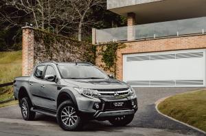 Mitsubishi L200 Triton HPE-S Outdoor 2020 года  (LA)